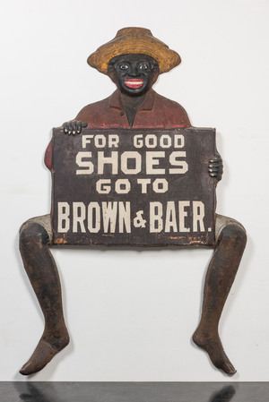 Een groot polychroom gietijzeren reclamepaneel voor het schoenenmerk 'Brown & Baer', begin 20e eeuw