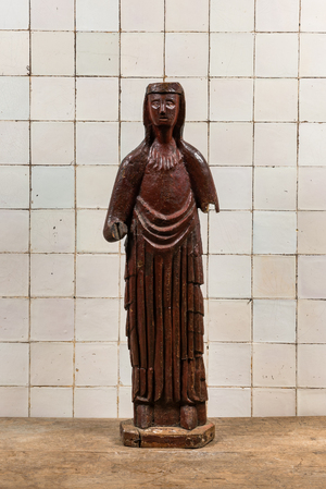 Grande sainte femme en bois sculpté et polychromé, art populaire du Nord de la France, probablement 16ème