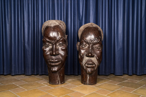 Deux têtes d'hommes africains en bois, 20ème