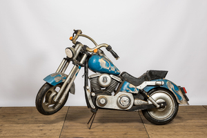 'Harley Davidson' en bois polychrome, 20ème