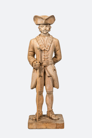 Sculpture d'un gentilhomme en bois de chêne blanchi, 20ème