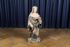 Sainte Scholastique en pierre calcaire sculptée et polychromée, Val de Loire, 16ème