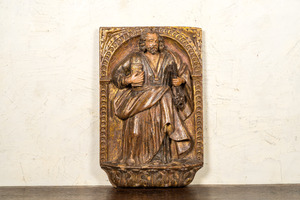 Panneau en résineux sculpté, doré et polychromé représentant Saint Pierre, Espagne, 17ème
