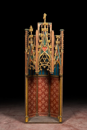 Un baldaquin de style néo-gothique en bois polychrome et doré, France, 19ème