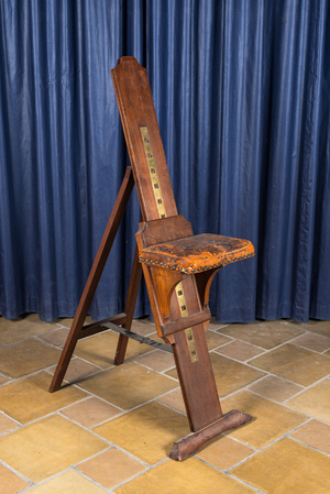 Chaise de peintre avec revêtement en cuir, 1ère moitié du 20ème