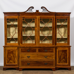 An English mahogany bookcase, ca. 1900