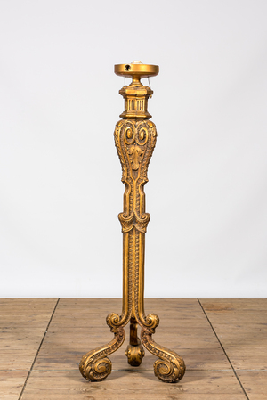 Lampadaire en bois doré de style historiciste, France, vers 1900