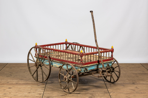 Chariot en bois polychrome, 19ème
