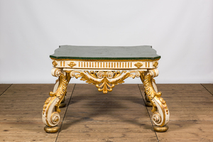 Une table de style baroque en bois polychrome et doré, Italie, 19ème