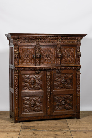 Armoire à cinq portes de style Renaissance en bois, 17ème