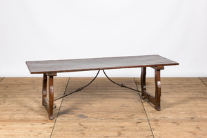 Table en bois aux montures en fer forgé, Espagne, 19ème