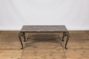 Table basse en fer forgé avec plateau en marbre, 20ème