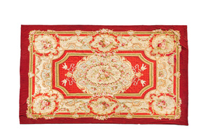 Een groot Frans Aubusson tapijt met floraal decor, 19e eeuw