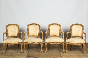 Quatre fauteuils de style Louis XV en bois, 19ème