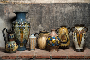Sept vases en grès émaillé polychrome, e.a. Roger Guérin, Perignem, Losson et Dubois, 20ème