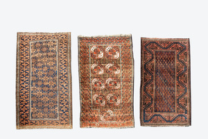 Trois tapis orientals, laine sur coton, 20ème siècle