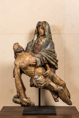 Importante Vierge de Pitié en noyer sculpté et polychromé, 1ère moitié du 16ème