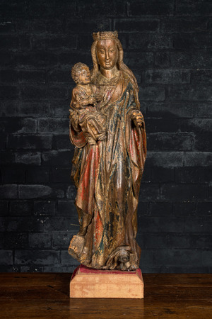 Vierge à l’Enfant au raisin en noyer sculpté et polychromé, probablement Anvers, 16ème