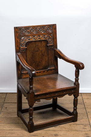 Chaise en chêne sculpté à décor d'une Étoile de David, 17ème