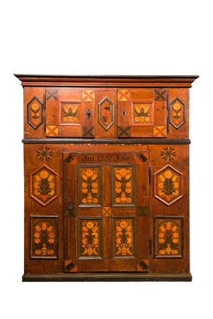Une armoire à trois portes en bois polychrome à décor floral, Hongrie, 19ème