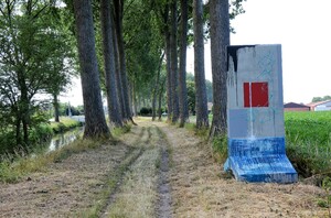 Lander Cardon: Gemengde techniek op beton, 2023 (2)